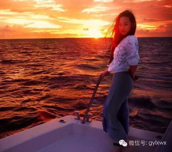 明星旅行糗事一籮筐 總有一個(gè)萌到你！