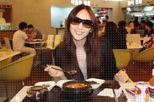 明星旅行糗事一籮筐 總有一個(gè)萌到你！