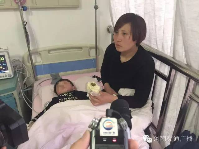 小浩天的母親通過(guò)河南交通廣播向所有幫助他們的人表達(dá)了感謝！