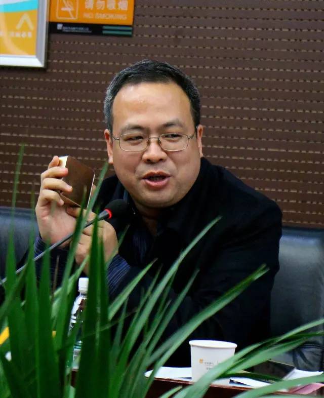 看看上面這位，就是我們1066最紅的男人——付總。