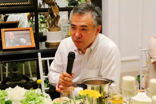 就藝術(shù)品投資收藏、人工智能、基因檢測等話題，劉東曉博士一一做了分析講解。