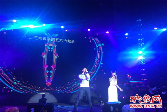 丁當(dāng)現(xiàn)場(chǎng)分享了她的代表曲目，《猜不透》全場(chǎng)大合唱，歌手嚴(yán)爵充分展現(xiàn)創(chuàng)作型歌手的特點(diǎn)。