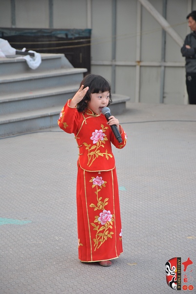 小梅花獎(jiǎng)金獎(jiǎng)獲得者、河南電視臺(tái)《梨園春》明星擂主張楚怡表演《戲曲串燒》