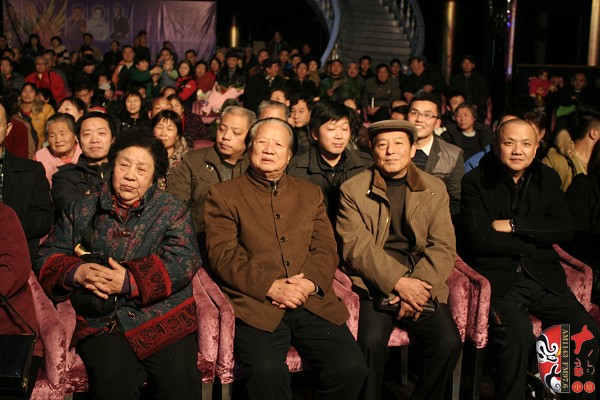 著名豫劇表演藝術(shù)家、小生之帝王素君  著名豫劇表演藝術(shù)家、唐派傳人賈廷聚、楊志禮