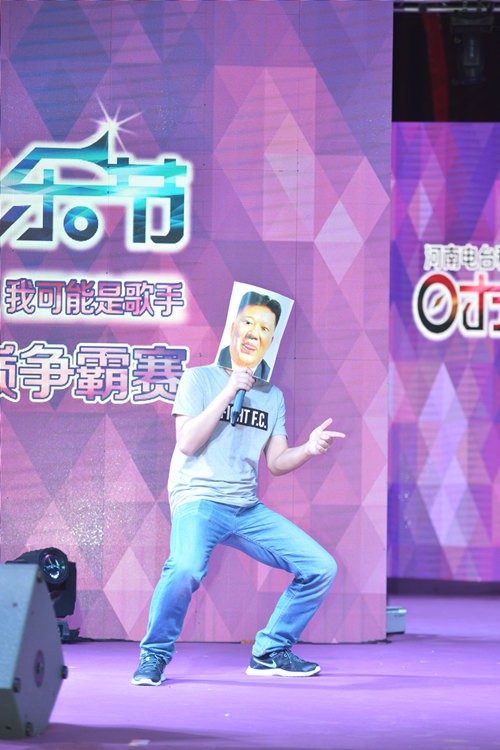 不過隨后的阿強(qiáng)老師現(xiàn)場傳授RAP教程，同樣不遜于老楊呢！！