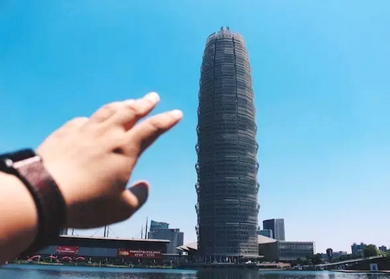 鄭州的新高度，鄭州會展賓館，高280米。