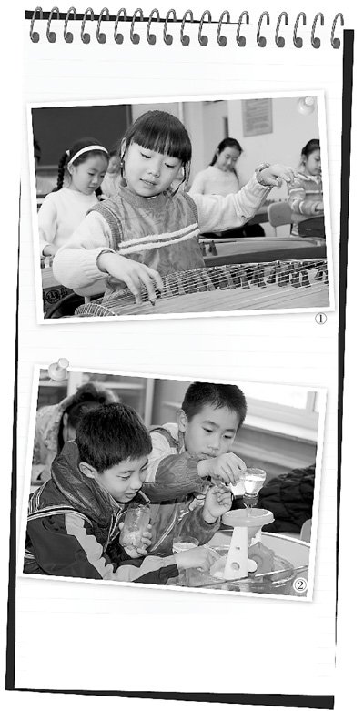 　圖1：鐵路五小古箏社團(tuán)的孩子們正在演奏《高山流水》，圖2：科學(xué)課上，孩子們正在探索水的秘密。