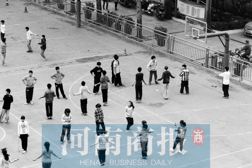 有學(xué)校擔(dān)心，個人進(jìn)校園鍛煉，安全隱患大
