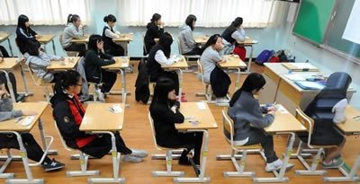 　藝術(shù)生不僅需要專業(yè)課優(yōu)秀，文化課成績(jī)也必須達(dá)標(biāo)