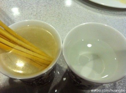 圖片來自黃渤、河北李虎微博