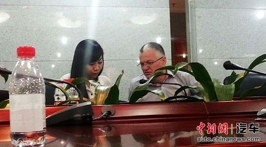 車主提供在維權(quán)過程中接觸德國技術(shù)人員的照片。