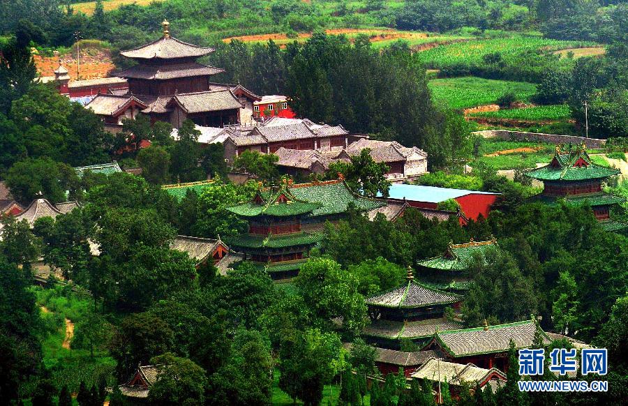 　從少林寺對面的山峰上俯瞰少林寺常住院的全貌(2012年8月4日攝)。