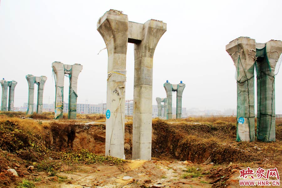 相關(guān)負(fù)責(zé)人也對(duì)外表示，投資15個(gè)億的項(xiàng)目，實(shí)際到賬的只有6000多萬(wàn)元，所以工程被迫停下。