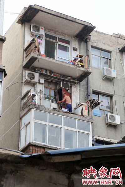據了解，該棟房屋建造于1986年，距今已經30年。