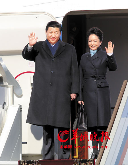 國家主席習近平首次出訪俄羅斯，夫人彭麗媛陪同。