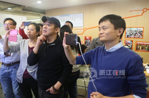 李連杰現(xiàn)身阿里巴巴，助陣雙十一。