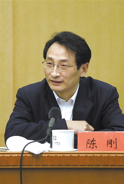 昨日，北京市人大代表、北京市副市長陳剛參與豐臺(tái)團(tuán)小組討論。 新京報(bào)記者 浦峰 攝