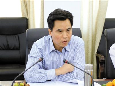 原萍鄉(xiāng)市副市長(zhǎng)孫家群。