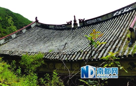 　照光寺在致歉微博中稱，該寺位于蒼山之上，年久失修，且沒有防火通道。