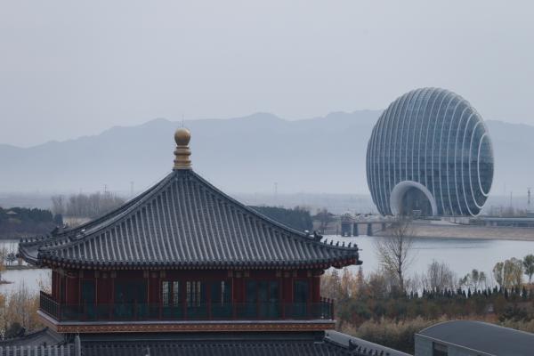 　因APEC會議籌備，雁棲湖景區(qū)于10月25日關(guān)閉至11月14日重新開放。 劉行喆 澎湃資料