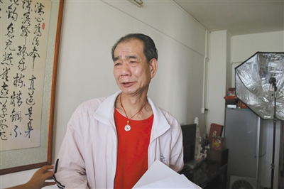 嫖娼事件后，區(qū)少坤向記者訴說委屈，他說：“這是一個(gè)圈套”。李根 攝