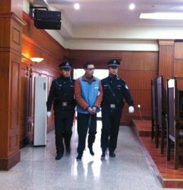 趙勇被帶上法庭。