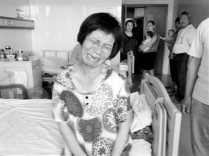 周小姐的母親哭訴：“女兒這一輩子全毀了?！? width=