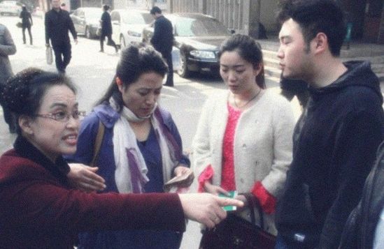 丈母娘從小張的存折中取了20000元，鑒定存折真假