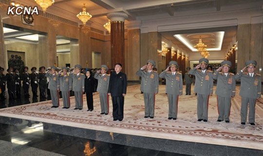 金正恩來(lái)到錦繡山太陽(yáng)宮。圖片來(lái)源：朝中社