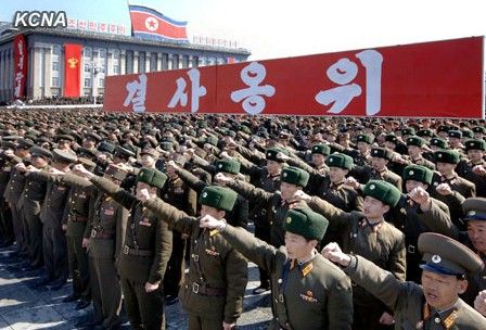 29日，平壤金日成廣場(chǎng)舉行軍民大會(huì)，對(duì)朝鮮人民軍最高司令部聲明表示支持。