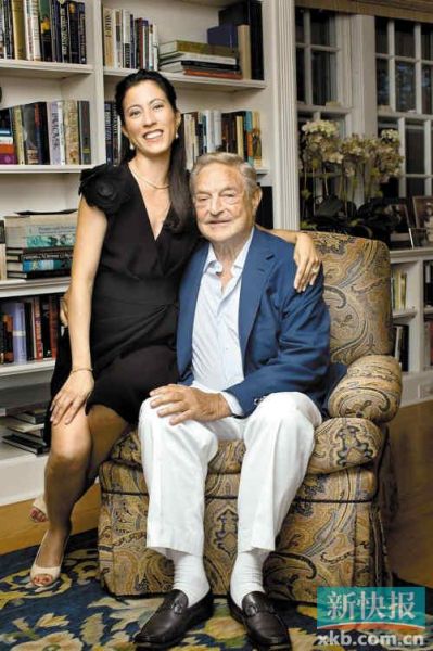 索羅斯及其未婚妻多美子。