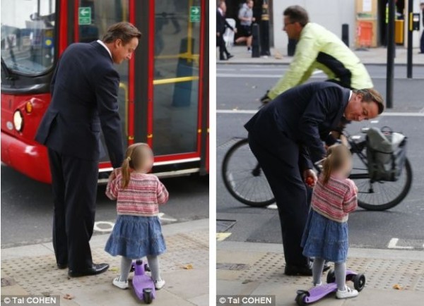 英國首相卡梅倫步行送女兒上幼兒園。
