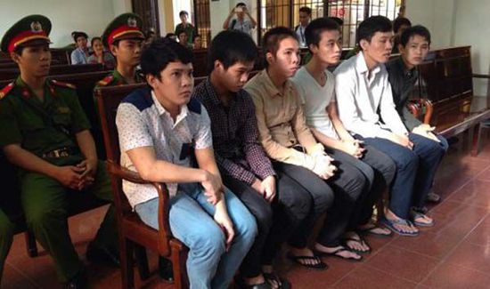 　12月3日，越南邊和市人民法院判處參與反華騷亂的6名罪犯1年至2年6個(gè)月不等的有期徒刑。