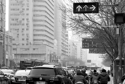 新交規(guī)“黃恐”引發(fā)擁堵？ 這個(gè)真的有！