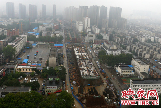 明年春節(jié)前高架橋部分道路將建成通車。