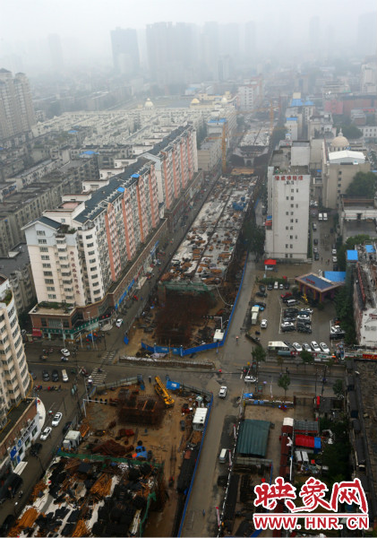 隴海路高架橋已雛形顯現(xiàn)。