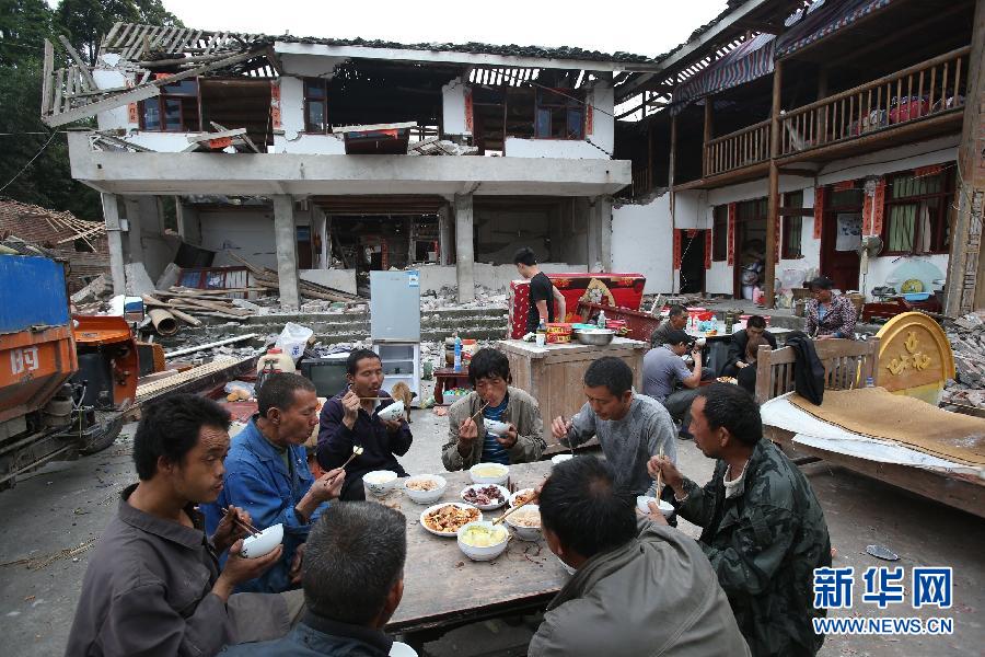 直擊震區(qū)：生活，依然在繼續(xù)