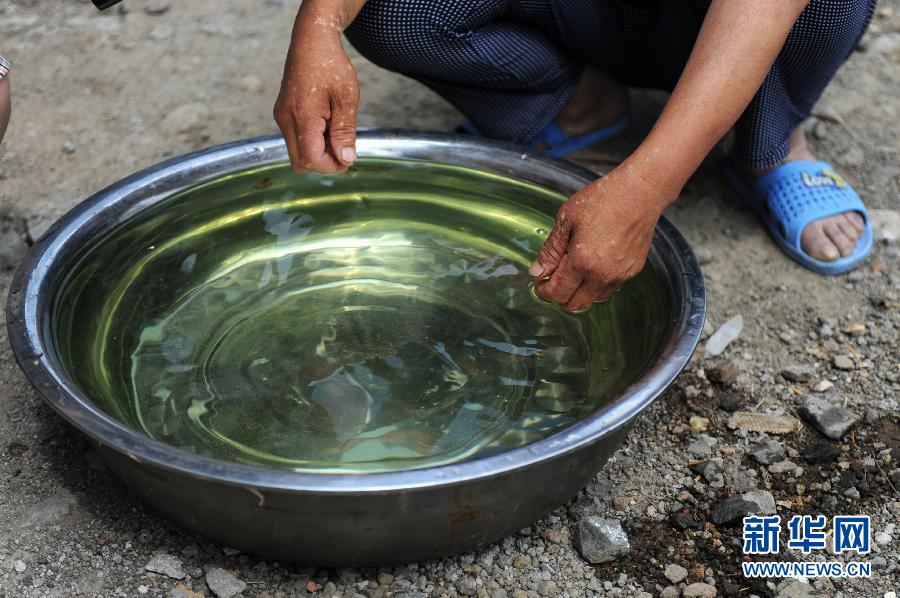 地下水成“綠茶”　污染二十多年該誰治？