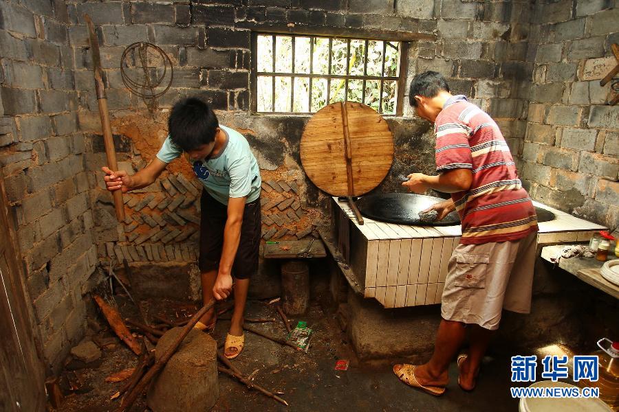 農(nóng)場棚戶區(qū)的最后留守家庭：留下的是回憶，迎來的是幸福