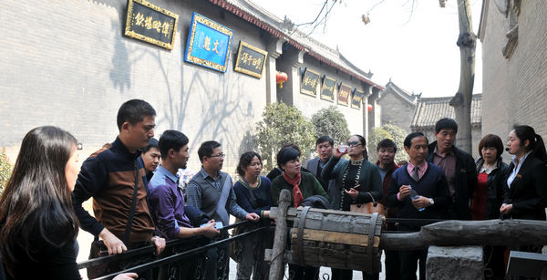 康百萬莊園、杜甫故里景區(qū)迎江蘇旅游踩線團