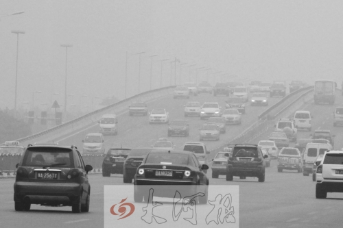 省會鄭州的霧霾中,機動車尾氣平均占24%,嚴重時占60%。
