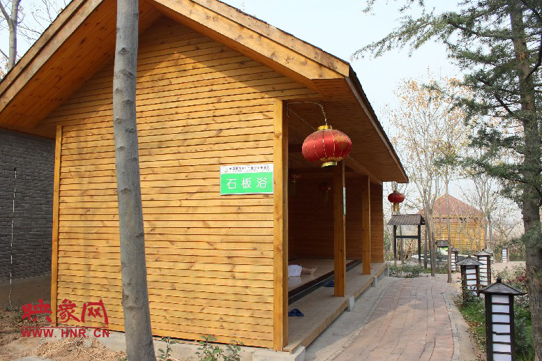 石板浴，躺在上面超級爽