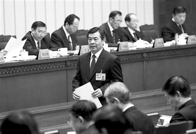 昨日，《消費(fèi)者權(quán)益保護(hù)法》修正案草案首次提交全國(guó)人大常委會(huì)審議，全國(guó)人大常委會(huì)法制工作委員會(huì)主任李適時(shí)作關(guān)于消費(fèi)者權(quán)益保護(hù)法修正案草案的說明。