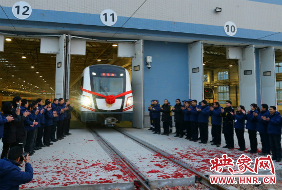 12月28日早上7點39分，編號為0111的列車駛出鄭東車輛段開往市體育中心站