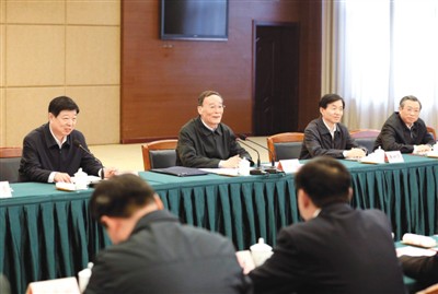 3月25日，王岐山在山東省臨沂市蒙陰縣主持召開蒙陰縣委常委擴(kuò)大會議。