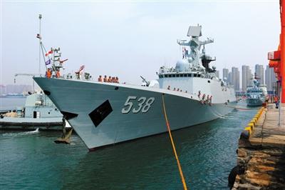 中國(guó)導(dǎo)彈護(hù)衛(wèi)艦煙臺(tái)艦——滿(mǎn)載排水量4000余噸，艦長(zhǎng)134.1米，艦寬16米，是我國(guó)自主設(shè)計(jì)、研制的
