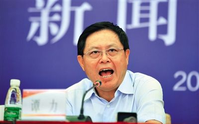 　譚力 男，1955年10月生，漢族，重慶市人，大學(xué)學(xué)歷，有知青經(jīng)歷。2009年3月前，一直在四川工