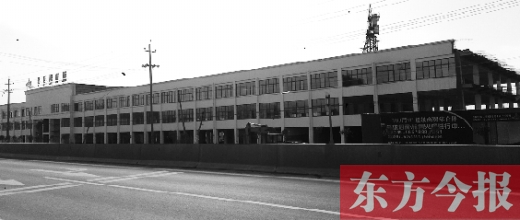 家居建材城已經(jīng)封頂，可耿莊村的安置房還未見蹤影。