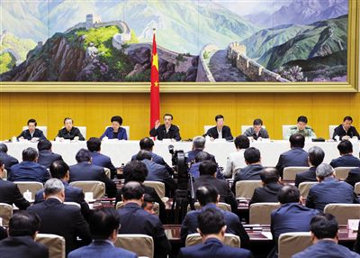 5月12日，國務(wù)院召開推進(jìn)簡政放權(quán)放管結(jié)合職能轉(zhuǎn)變工作電視電話會議，李克強(qiáng)總理發(fā)表講話。新華社記者