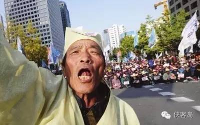 停不下來(lái)！這是韓國(guó)人民送給樸總統(tǒng)的《下臺(tái)歌》